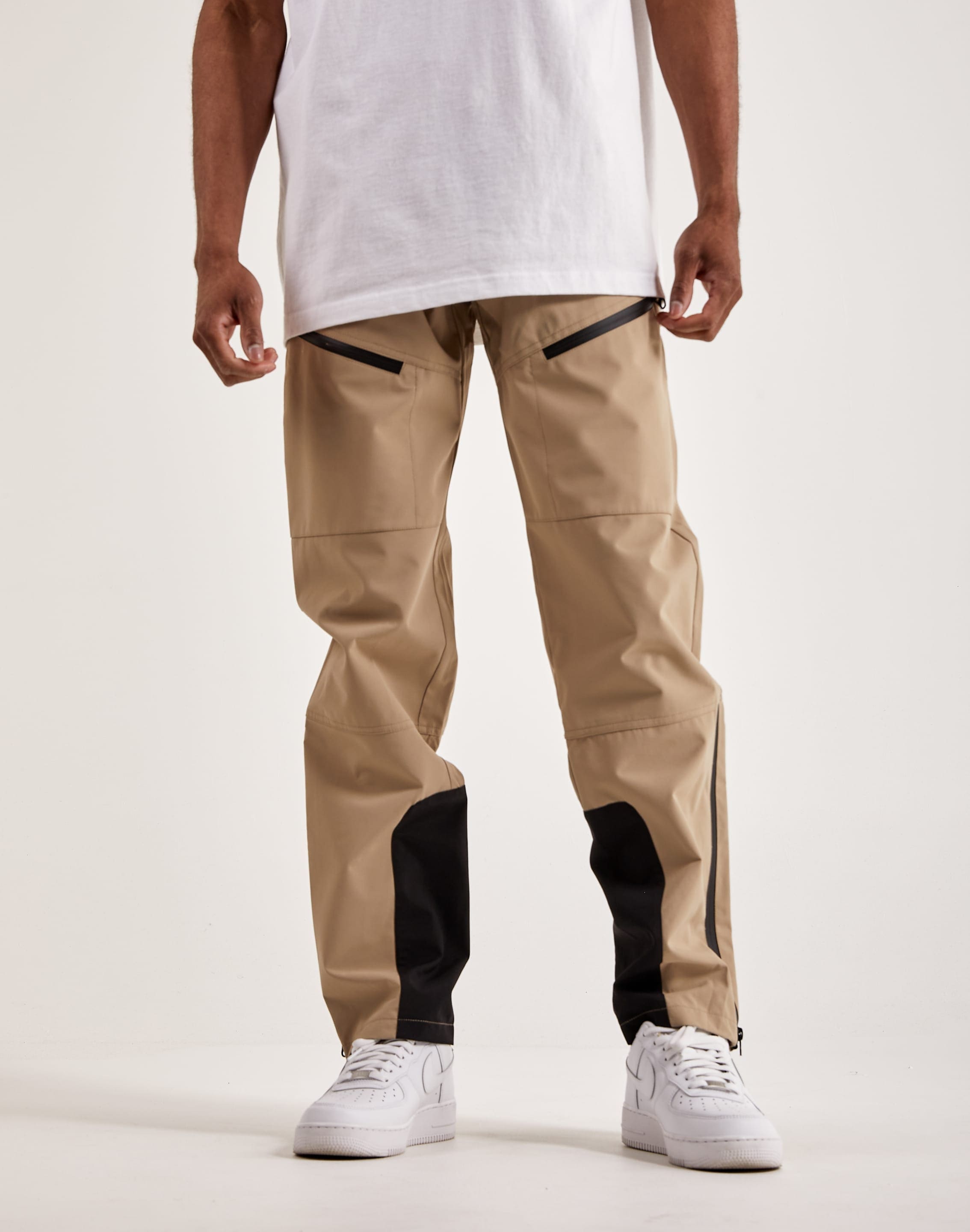 Men's Waterproof Cargo Pants - Men's Sweatpants & Trousers - New In 2024 |  Lacoste